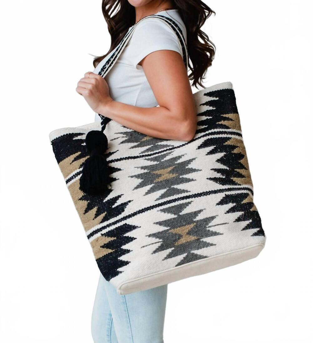 NEW PANACHE APPAREL women's aztec tote bag in black & white